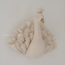 Charger l'image dans la galerie, PAON RÊVEUR IVORY GOLD-SUR COMMANDE